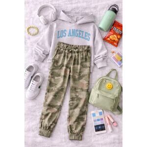 Mini Boden Girls Olive Green Camo Paperbag Tie Waist Jogger Pants Size 12Y